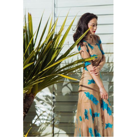 Sleeve embroidered flower dress